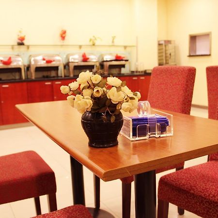 Hanting Express Shanghai Zhabei Park Branch ภายนอก รูปภาพ