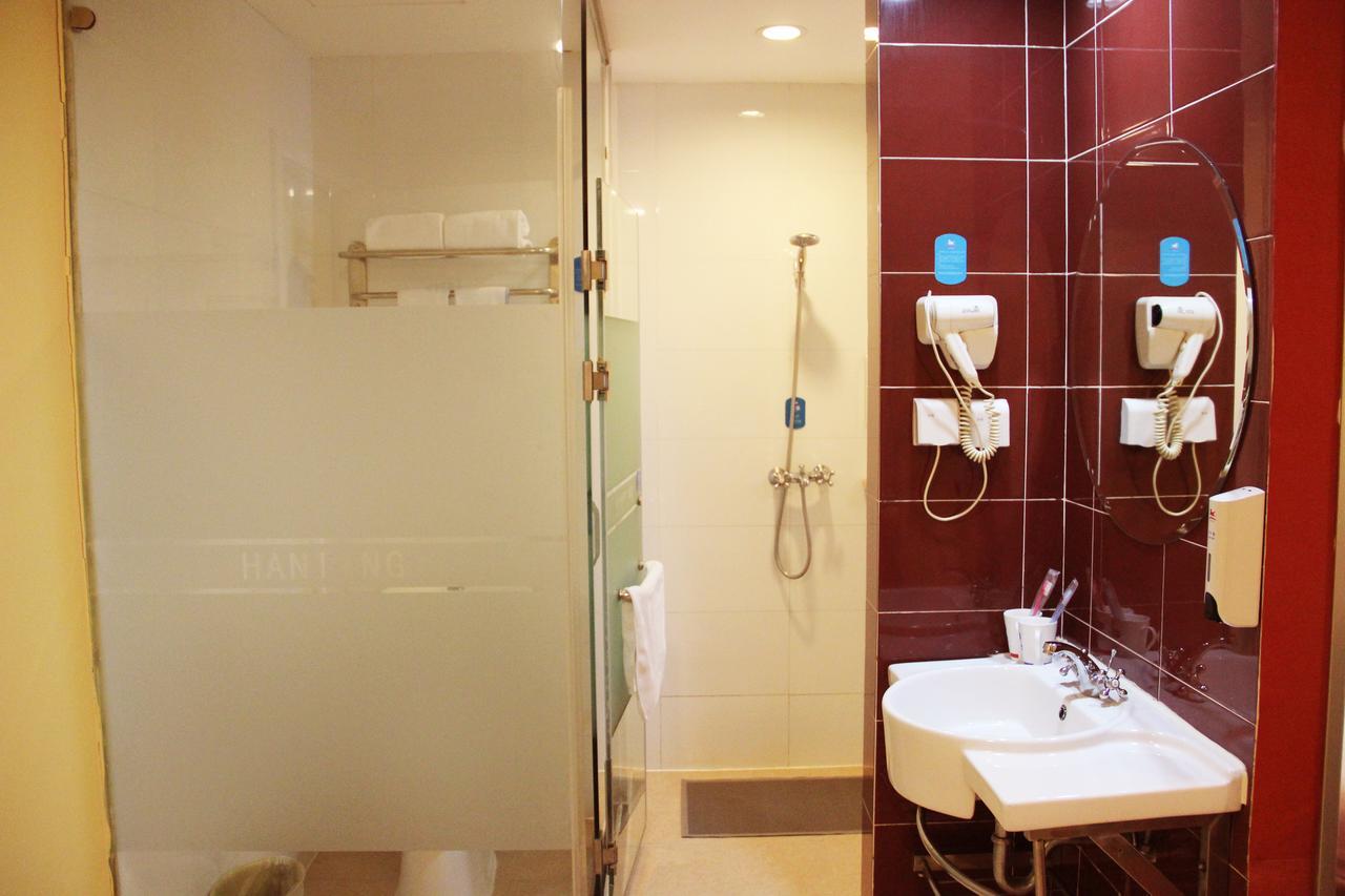 Hanting Express Shanghai Zhabei Park Branch ภายนอก รูปภาพ